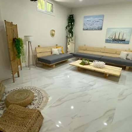 Lounge Apartment *